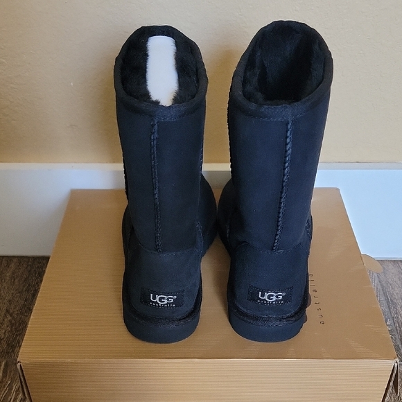 UGG Classic Black Winter Boots - Picture 5 of 16